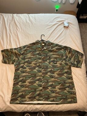 Men's Short-Sleeve Camo Button-Up Shirt - Green Camo